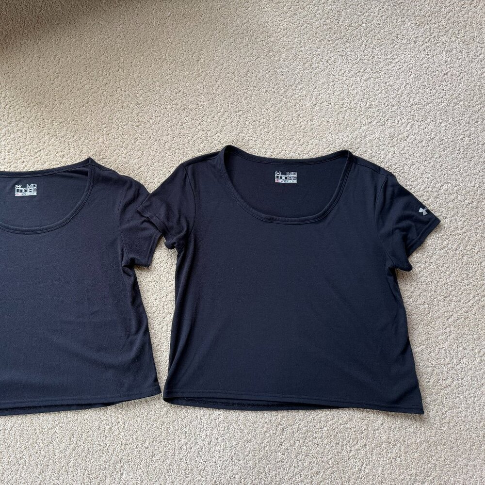 Two Under Armor Loose Fit Cropped Heat Gear Top Size Medium